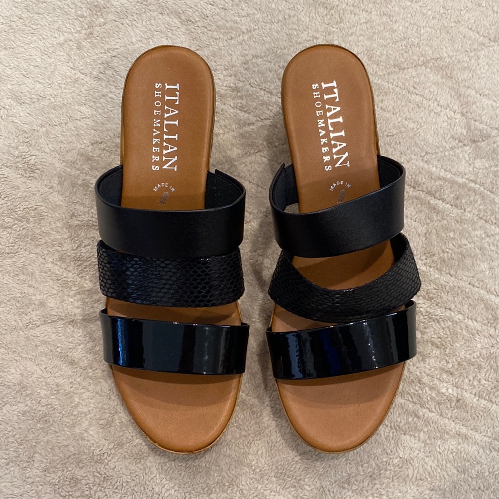 Italian Shoemakers woman’s sandals size 9